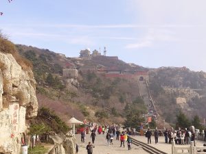 世界複合遺産「泰山」の視察